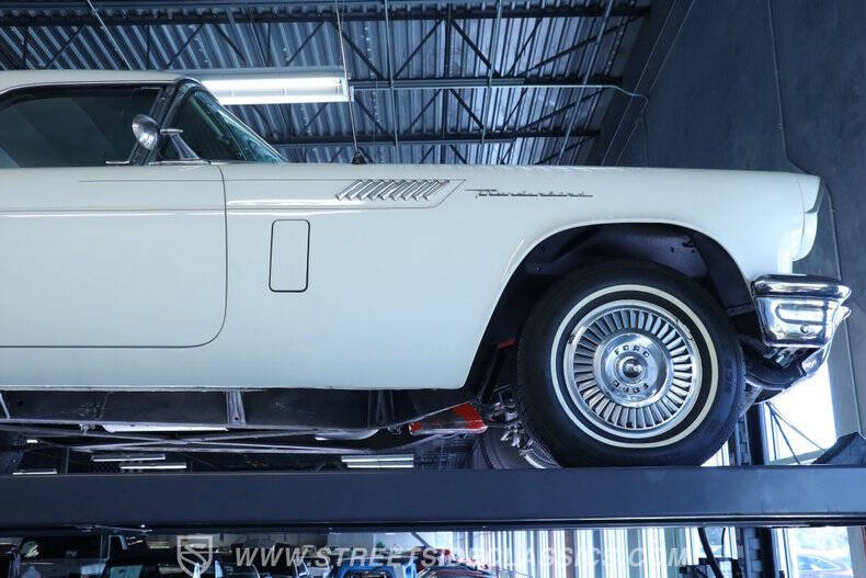 1957 Ford Thunderbird