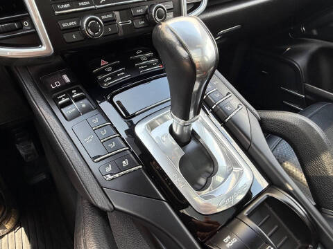 2014 Porsche Cayenne Platinum