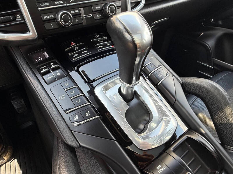 2014 Porsche Cayenne Platinum