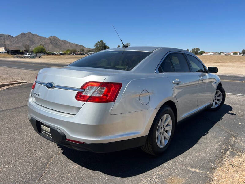 2011 Ford Taurus SE