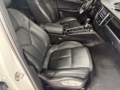 2017 Porsche Macan