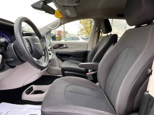 2017 Chrysler Pacifica LX