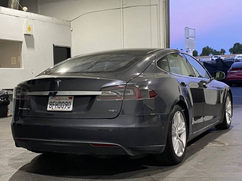 2015 Tesla Model S 70D