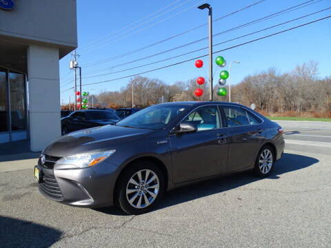 2015 Toyota Camry Hybrid for sale at KING RICHARDS AUTO CENTER in East Providence RI