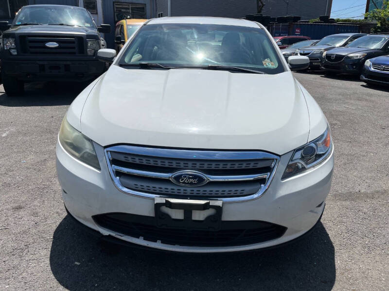 2010 Ford Taurus SEL