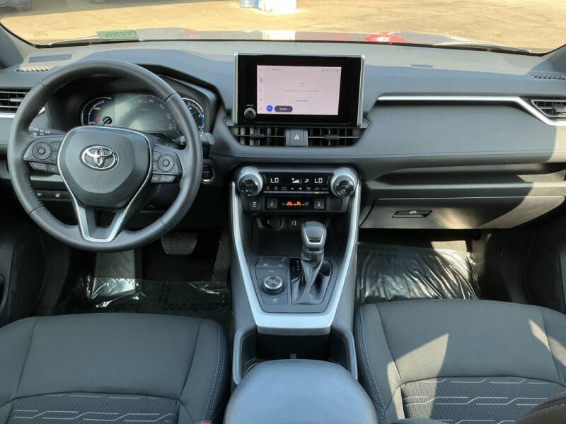 2023 Toyota RAV4 Hybrid SE