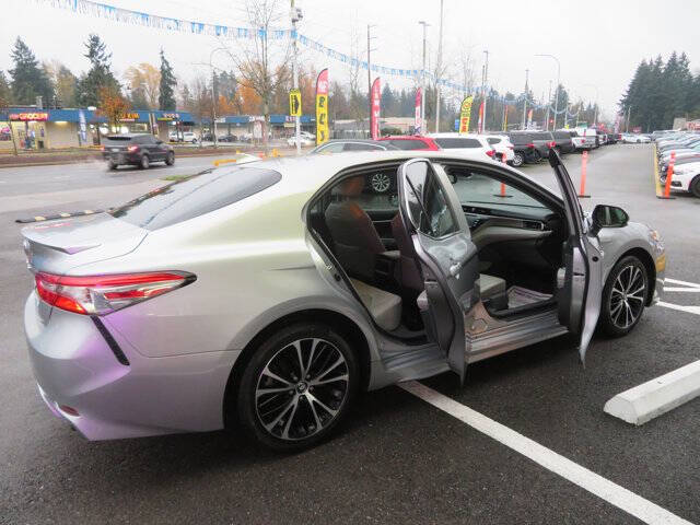 2019 Toyota Camry SE