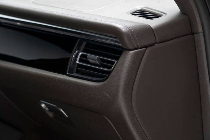 2020 Porsche Macan