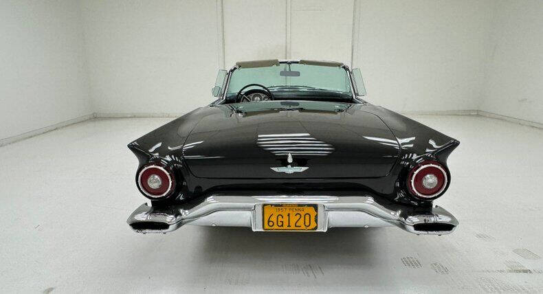 1957 Ford Thunderbird