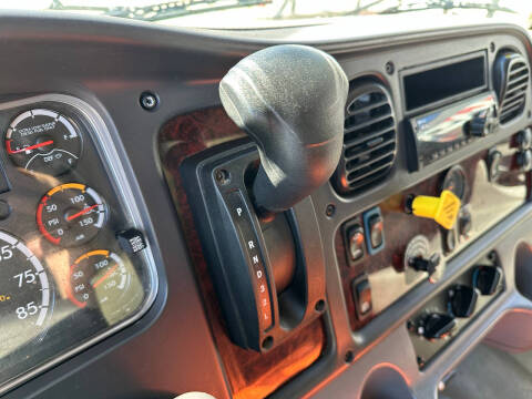 2022 Freightliner M2 106