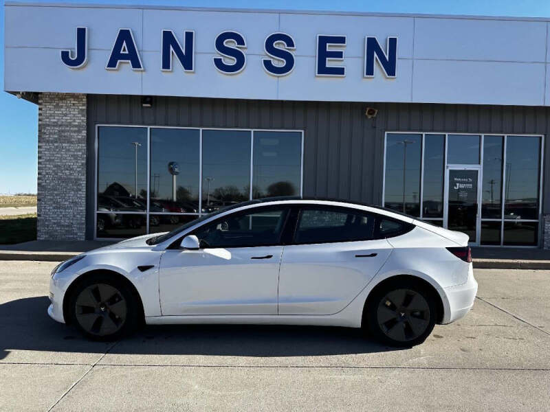 2021 Tesla Model 3 Standard Range Plus