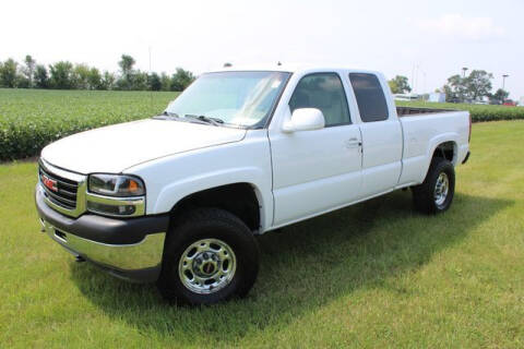 2001 GMC Sierra 2500HD for sale at AutoLand Outlets Inc in Roscoe IL