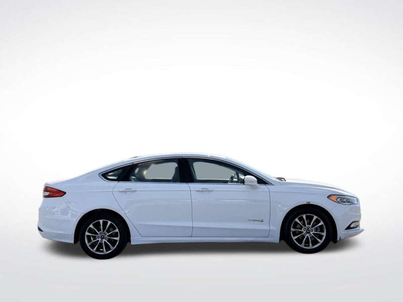 2017 Ford Fusion Hybrid SE