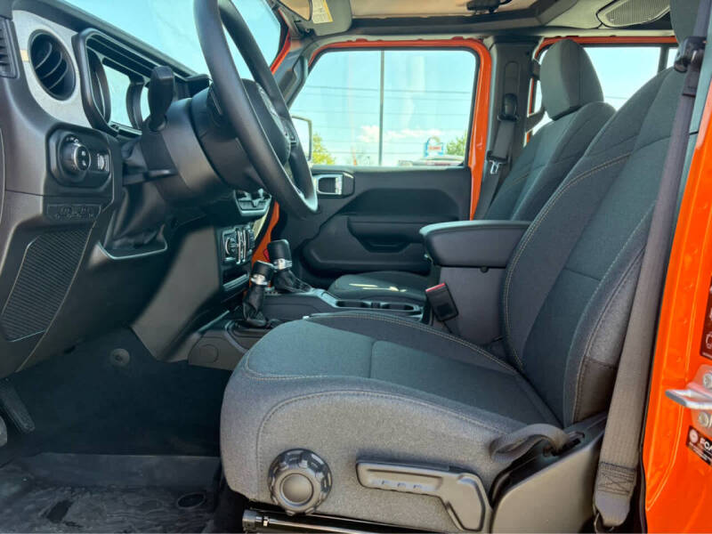 2025 Jeep Gladiator Sport