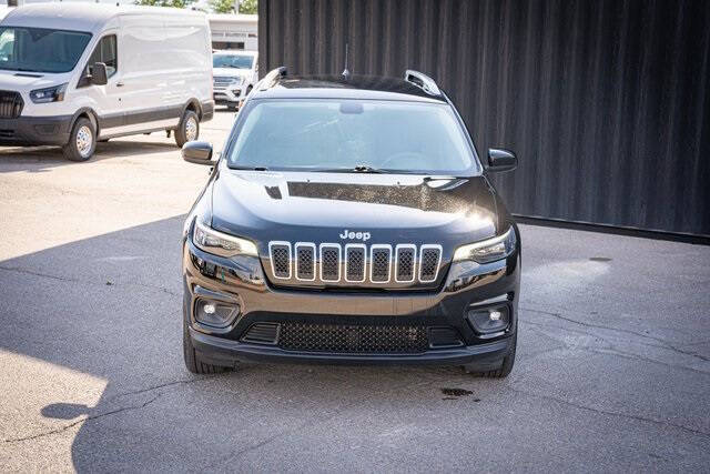 Used 2019 Jeep Cherokee Latitude with VIN 1C4PJLCB2KD265153 for sale in Preston, ID