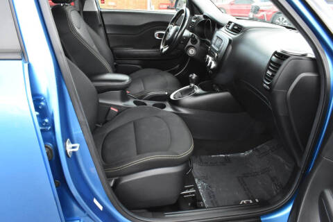 2016 Kia Soul +