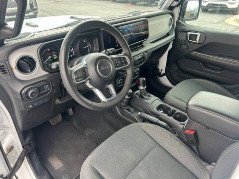 2024 Jeep Wrangler Sahara 4xe