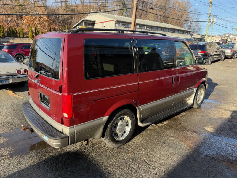 2001 GMC Safari SLE