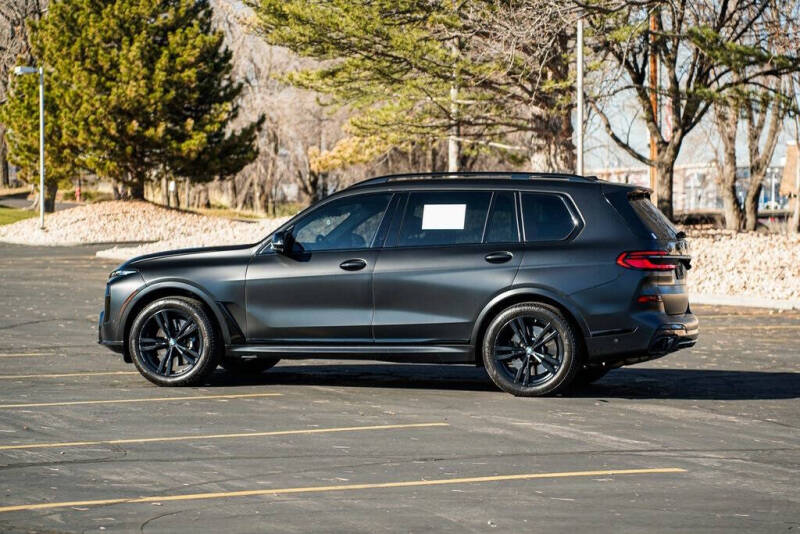 2023 BMW X7 M60i