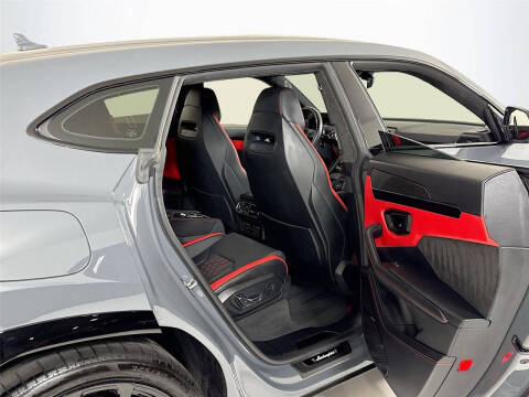 2023 Lamborghini Urus S