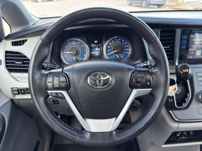 2017 Toyota Sienna