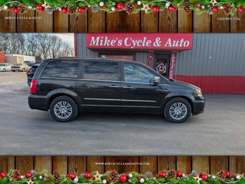 2015 Chrysler Town and Country Touring-L