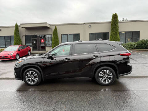 2022 Toyota Highlander Hybrid XLE