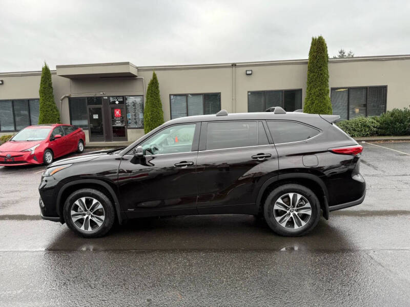 2022 Toyota Highlander Hybrid XLE