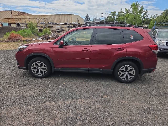 2023 Subaru Forester Premium