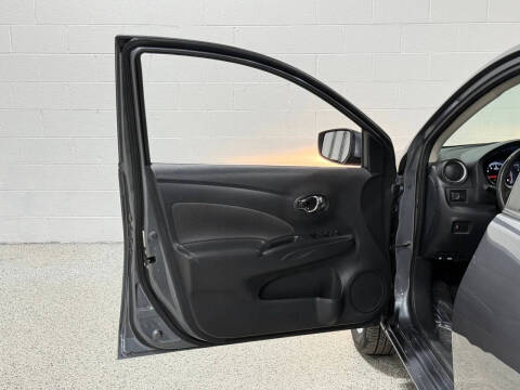 2019 Nissan Versa SV