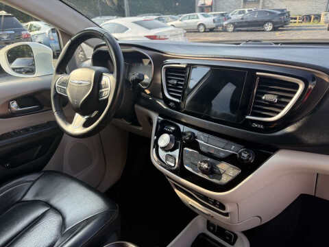 2018 Chrysler Pacifica Hybrid Touring L