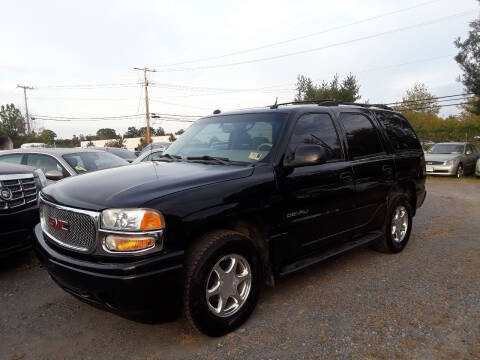 2004 GMC Yukon for sale at M & M Auto Brokers in Chantilly VA