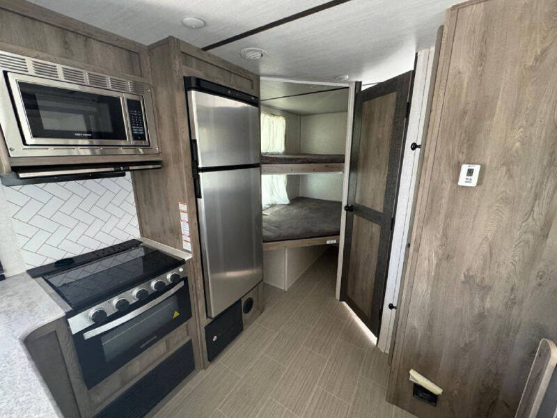 2021 Forest River Surveyor