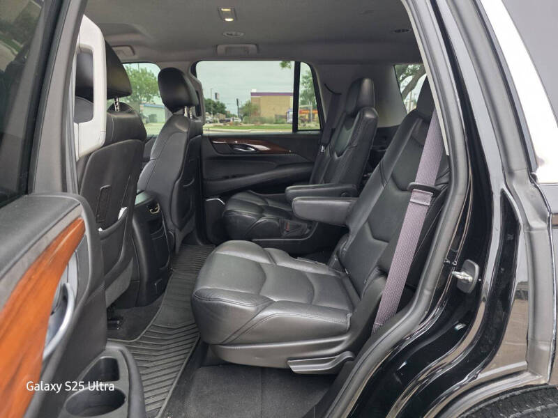 2017 Cadillac Escalade Standard