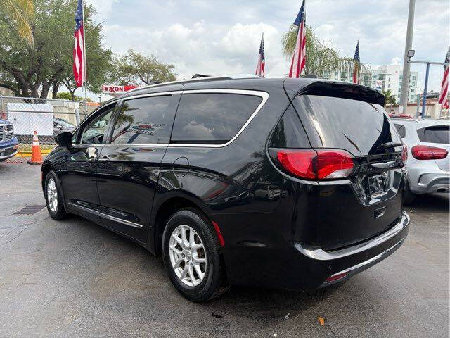 2020 Chrysler Pacifica Touring L
