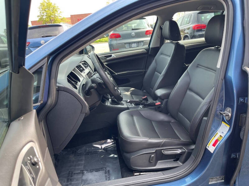 2015 Volkswagen Golf TSI SE