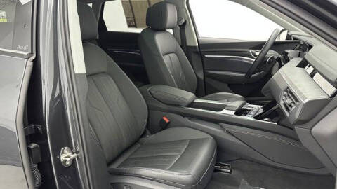 2024 Audi Q8 e-tron quattro Premium Plus