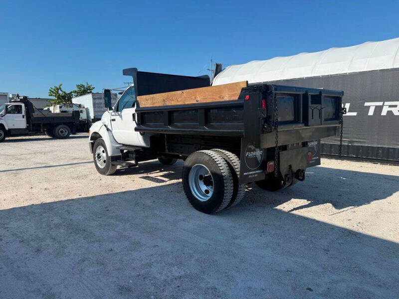 2006 Ford F-750 Super Duty