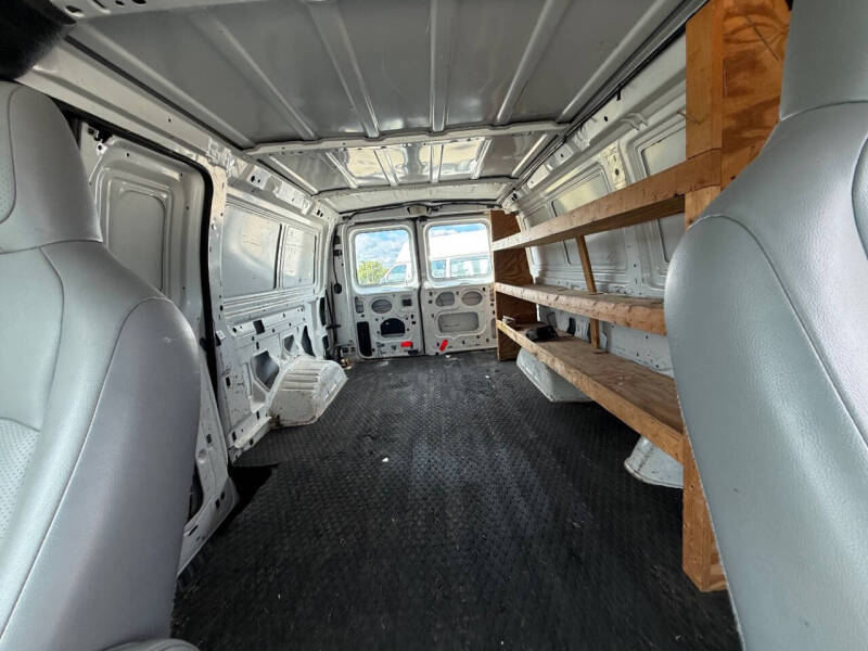 2011 Ford E-Series E-250