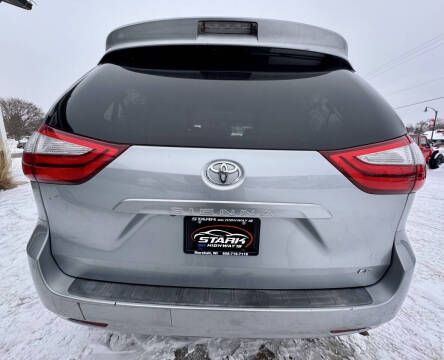 2015 Toyota Sienna LE 8-Passenger