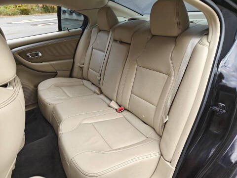 2018 Ford Taurus SEL