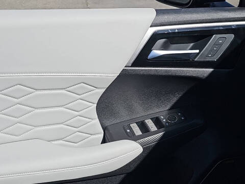 2025 Mitsubishi Outlander SEL Platinum Edition