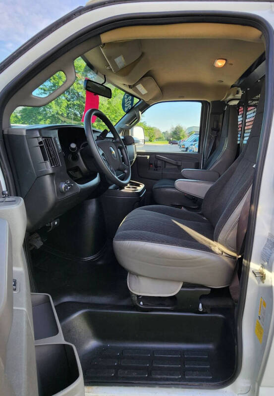 2023 Chevrolet Express 2500