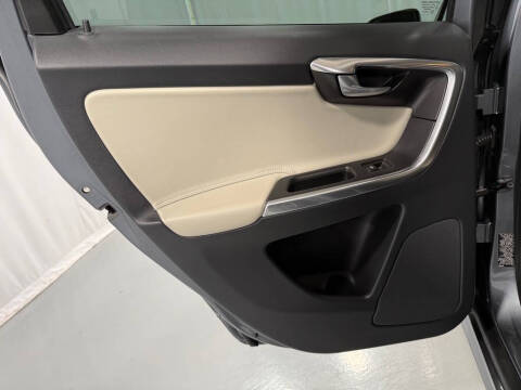 2017 Volvo XC60 T5 Dynamic