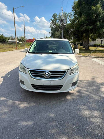 2012 Volkswagen Routan SE