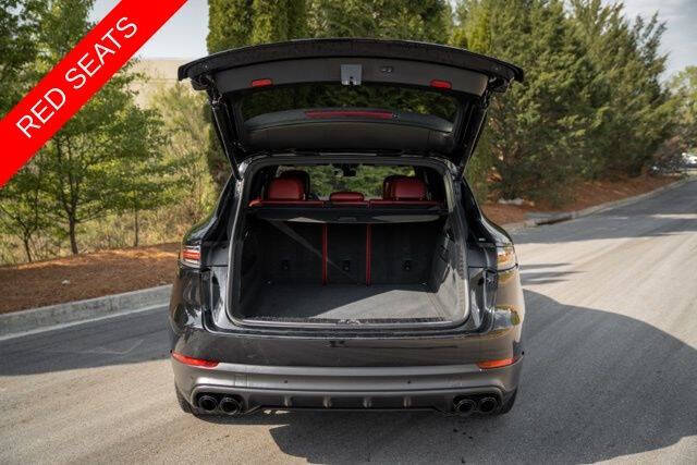 2023 Porsche Cayenne Platinum Edition