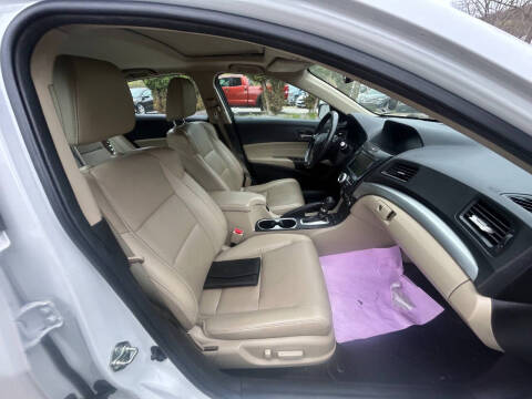 2017 Acura ILX w/Premium