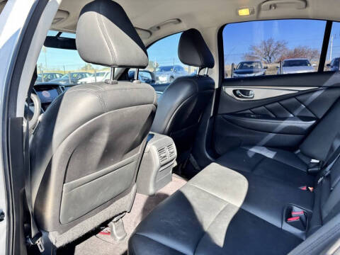 2015 Infiniti Q50