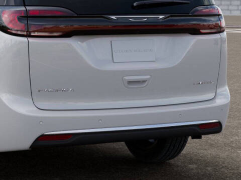 2027 Chrysler Pacifica Limited