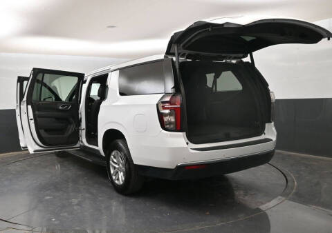 2024 Chevrolet Suburban LT